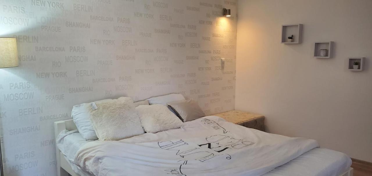 Sleep And Drive White Apartment Sarajevo Ngoại thất bức ảnh